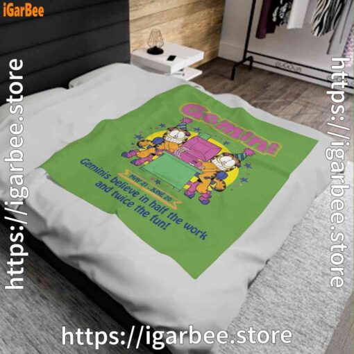 0 garfield gemini green blanket
