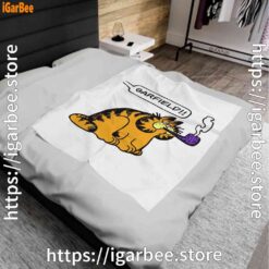 0 garfield pipe white blanket