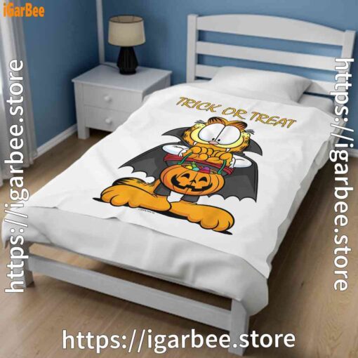 3 garfield halloween trick or treat pumpkin white blanket
