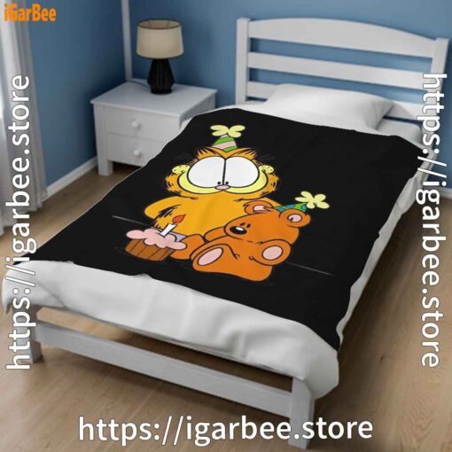 3 happy birthday garfield with small cake black blanket
