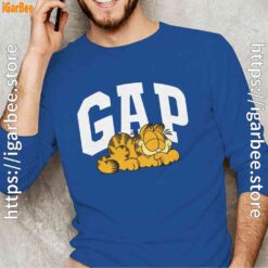 gap garfield men with blue long sleeve