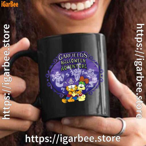 garfield halloween adventure hugging black mug 15oz