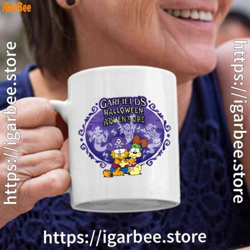 garfield halloween adventure hugging white coffee mug 11oz