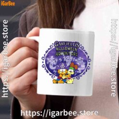 garfield halloween adventure hugging white mug 15oz