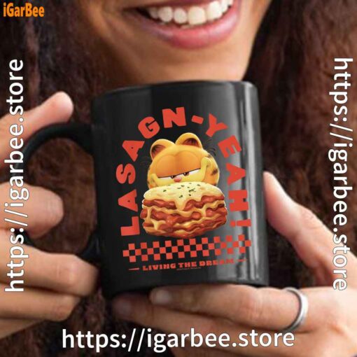 garfield lasagna yeah black mug 15oz