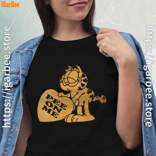 garfield pee on me women black shirt