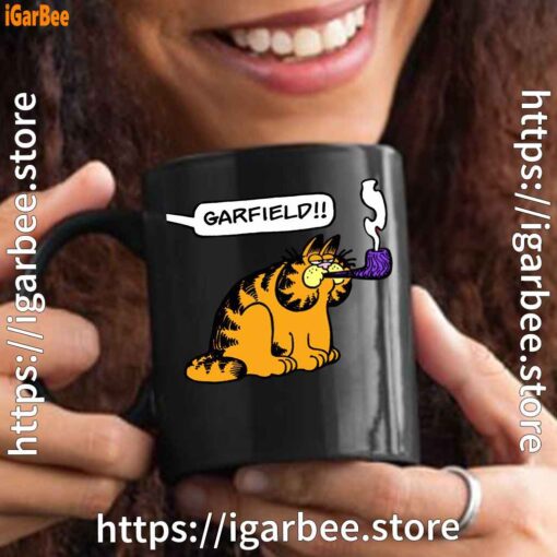 garfield pipe black mug