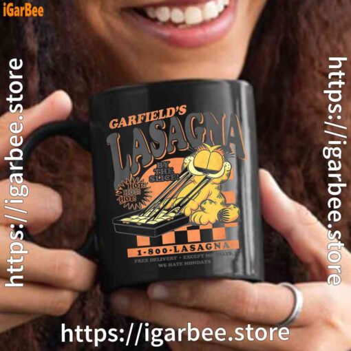 garfield vintage the slice garfields lasagna black mug 15oz