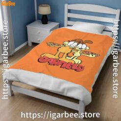 2 garfield and odie eat pizza together orange blanket