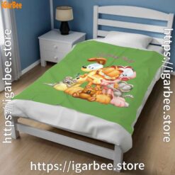 2 garfield group hug green blanket