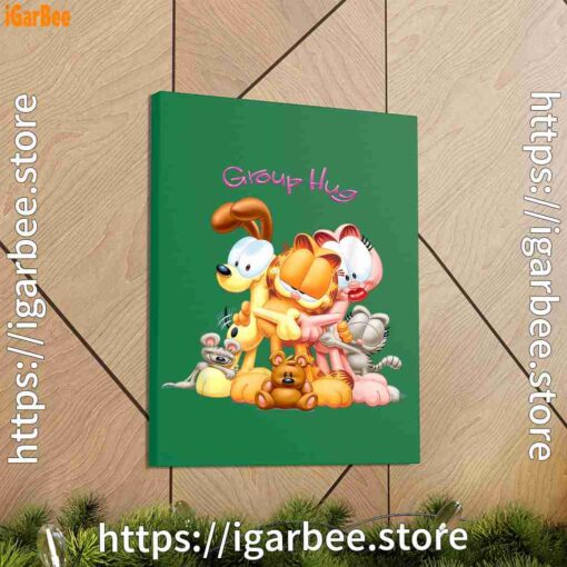 2 garfield group hug green canvas
