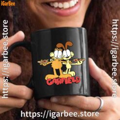 3 garfield and odie eat pizza together black mug 15oz