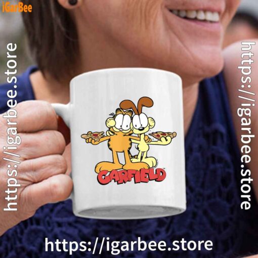 4 garfield and odie eat pizza together white coffee mug 11oz