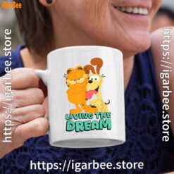 4 garfield and odie living the dream white coffee mug 11oz