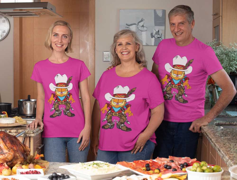 garfield family t shirt 14 The whole family wore bright pink Garfield cowboy family shirts and enjoyed the moment together at the dinner table.