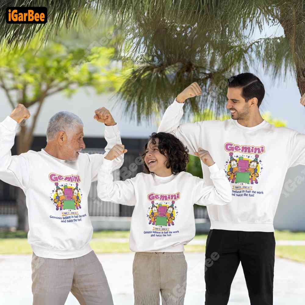 White kids Garfield sweatshirt, size S